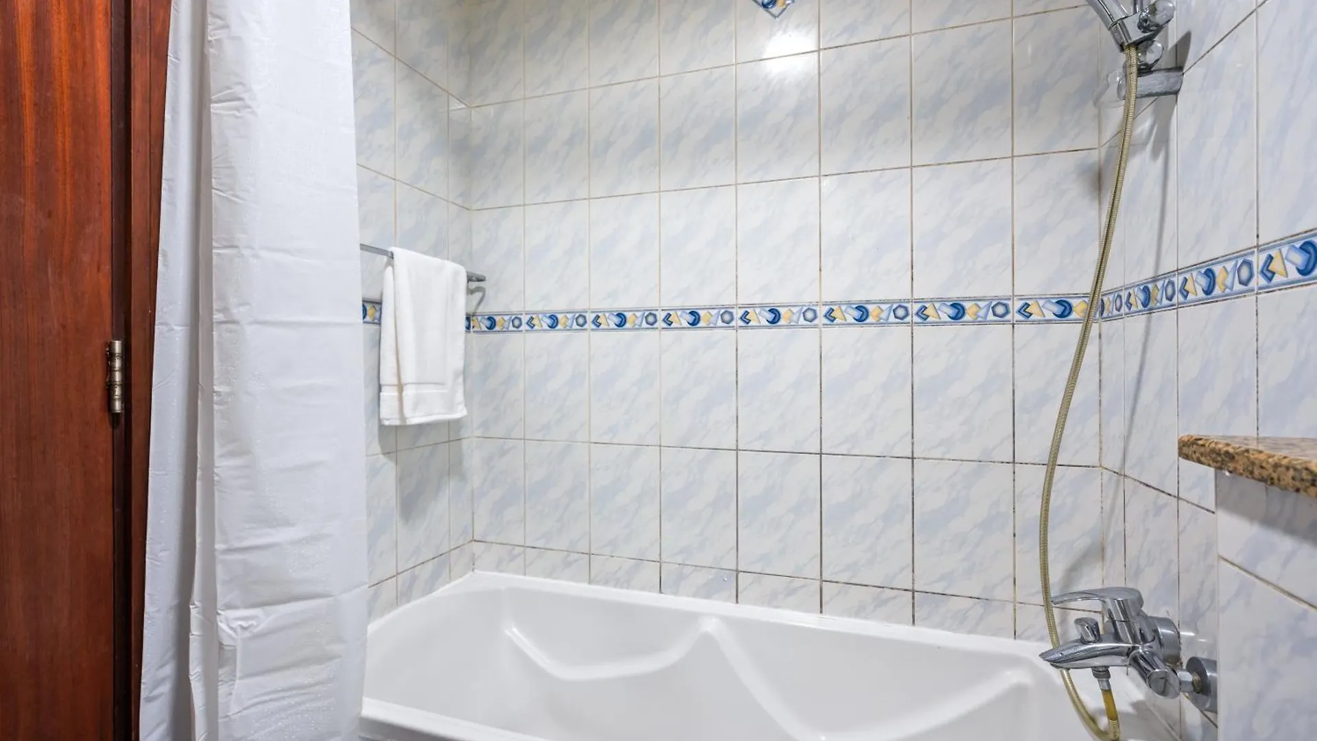 Opulence Studio In Lakeview Tower Jlt Near Metro Dubai United Arab Emirates