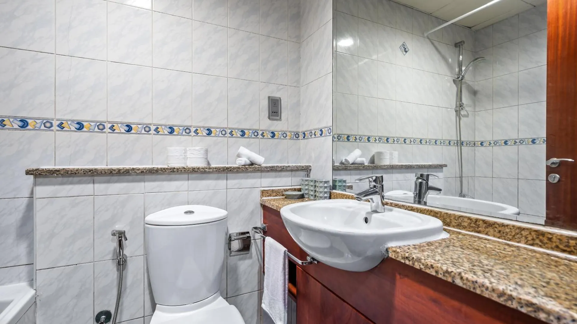 Apartment Opulence Studio In Lakeview Tower Jlt Near Metro Dubai